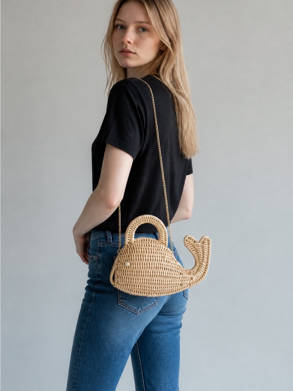 TOMMY BAHAMA Tan WHALE Clutch Bag Natural Woven Gold Chain Strap NWT - Picture 2 of 6